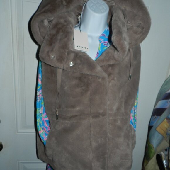 Industry Republic clothing Faux fur hooded Vest Taupe S/P - Picture 4 of 15